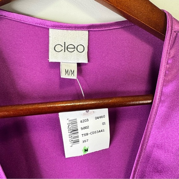 Cleo Pink Satin Vneck Sleeveless Blouse Size Medium NWT Brand New - Picture 9 of 9